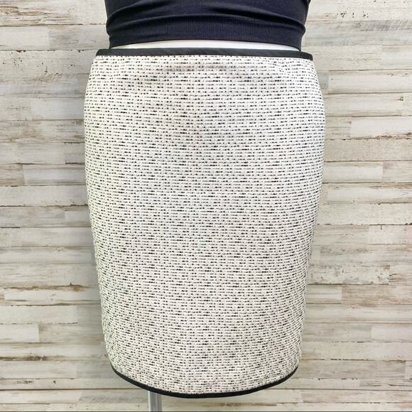 Vera Wang Lavender Label Dresses & Skirts - Vera Wang Lavender Label Boucle Tweed Skirt Womens Size 10  Black White Cotton